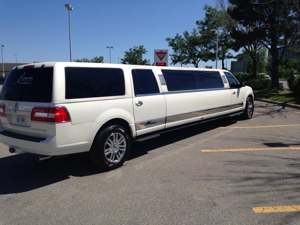 Navigator Limousine